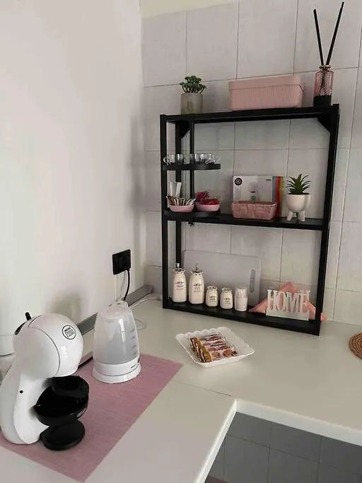 Pink House: Intero Appartamento Volla  0*, Volla (Naples) Italien